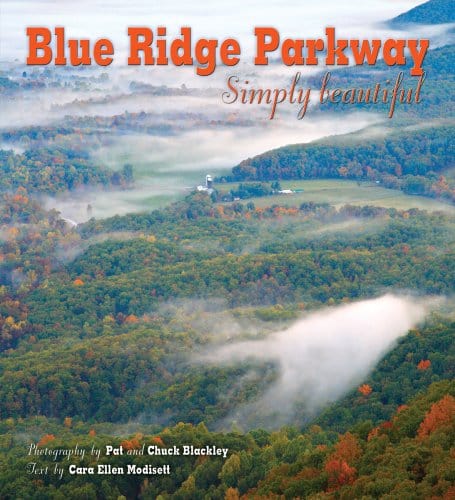 Marissa's Books & Gifts, LLC 9781560374473 Blue Ridge Parkway Simply Beautiful