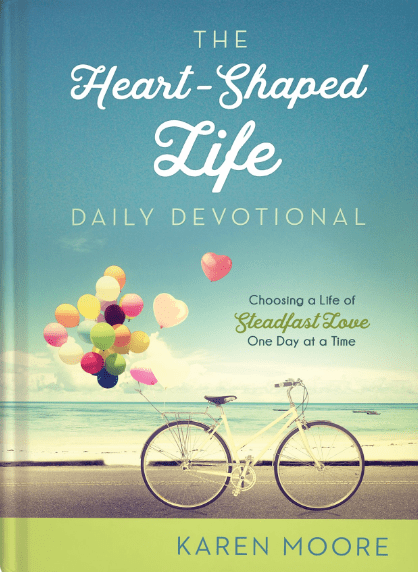 Marissa's Books & Gifts, LLC 9781683220091 The Heart-Shaped Life Daily Devotional: Choosing a Life of Steadfast Love One Day at a Time